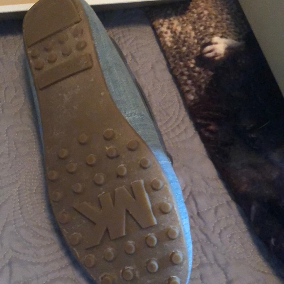 Shoes - Picture 3 of 3